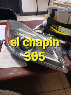 2017 Buick regal original pass Headlight in exc conditions