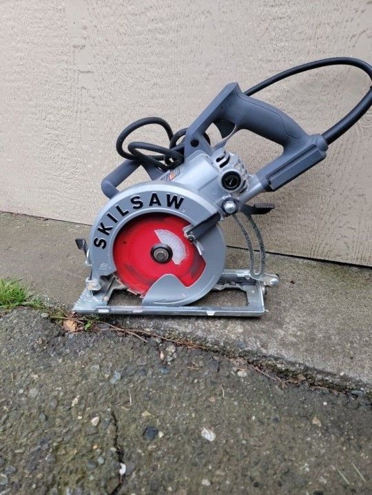 SKILSAW 7 1/4" SPT77W PERFECT CONDITION