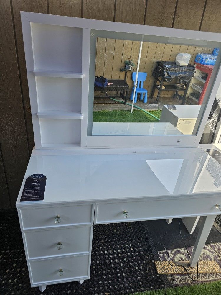 Mandy Make Up Vanity (2025 Model)