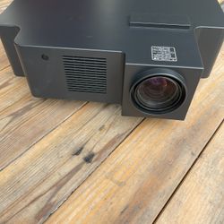 Fujitsu LPF-D711 Projector