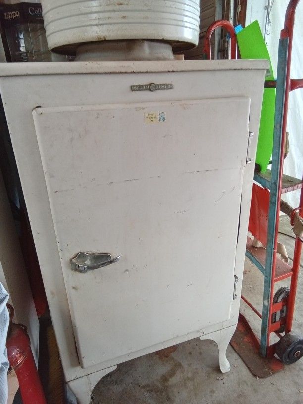 GE 1930's Refrigerator