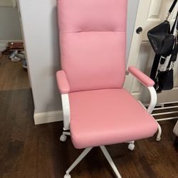 Office chair pink ( like new)