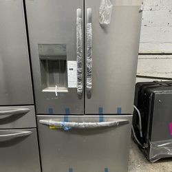 FRIGIDAIRE REFRIGERATOR