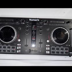 Mubarak DJ Controller