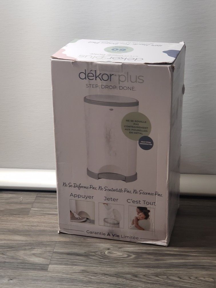 Dekor Plus Hands Free Diaper Pail White for Sale in Litchfield Park