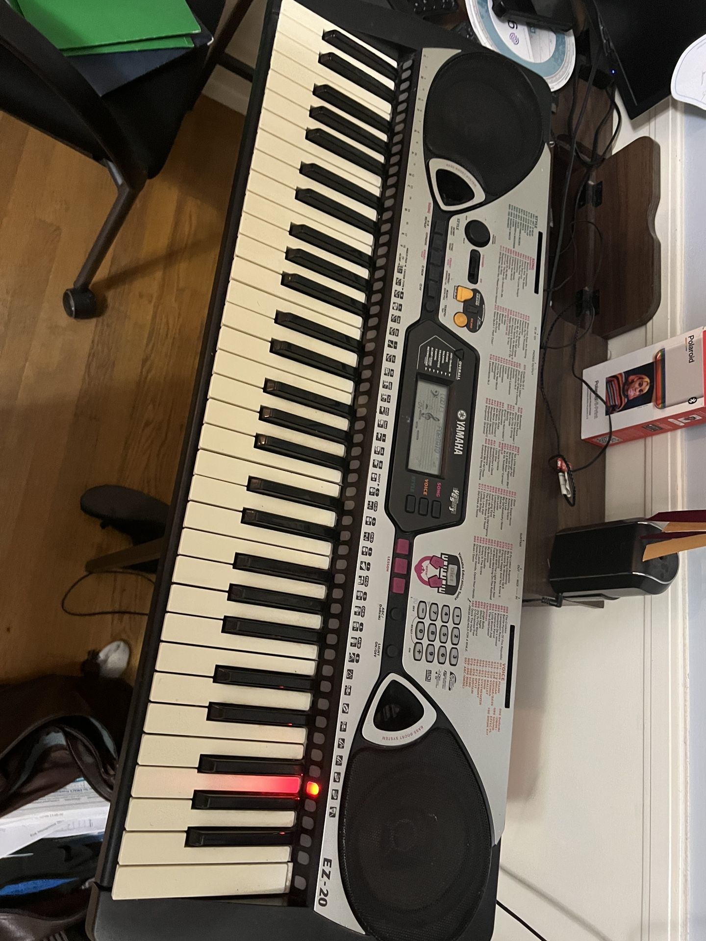 Yamaha Yes3 Piano Keyboard