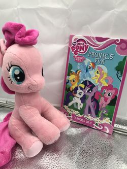 My little pony friendship to Magic phonics fun 12 books in 1/My little Pony pink plush! New!