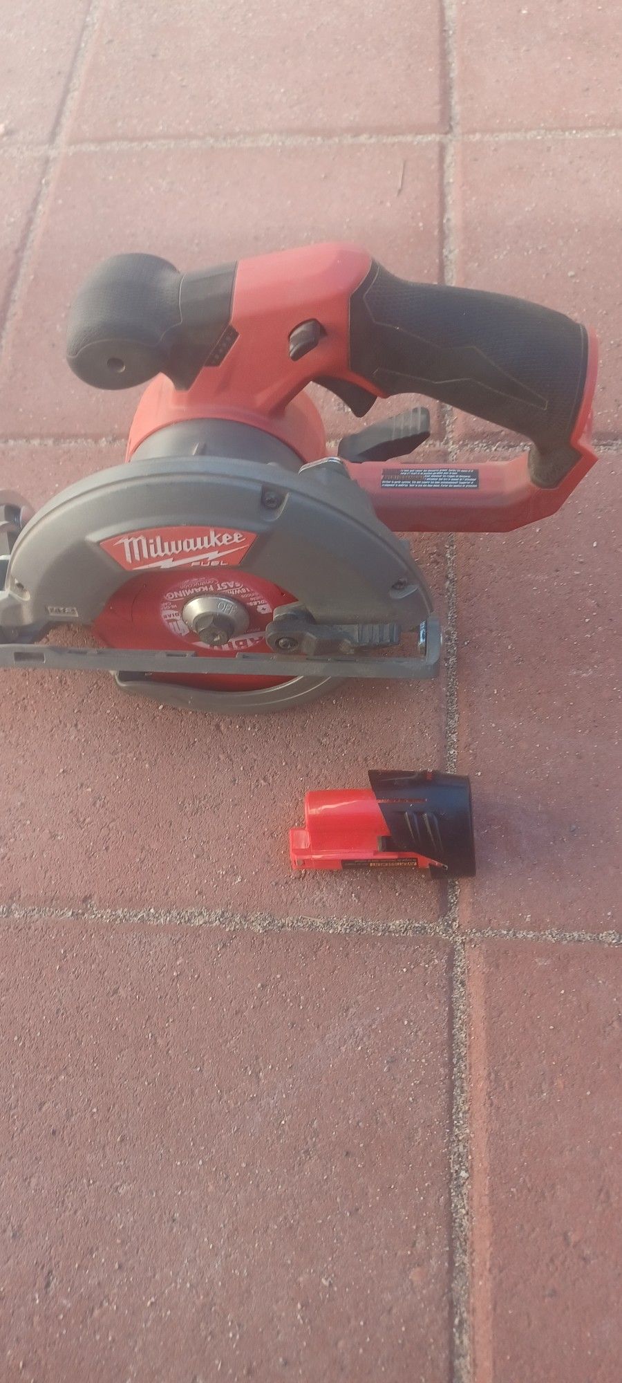 Milwaukee 5 3/8 M14 Circular Saw WITH BATTERY