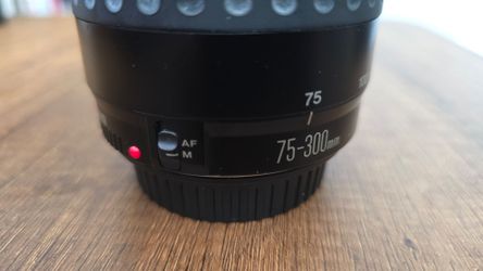 Used Canon 75-300 mm 1:4-5.6 SLR Lens
