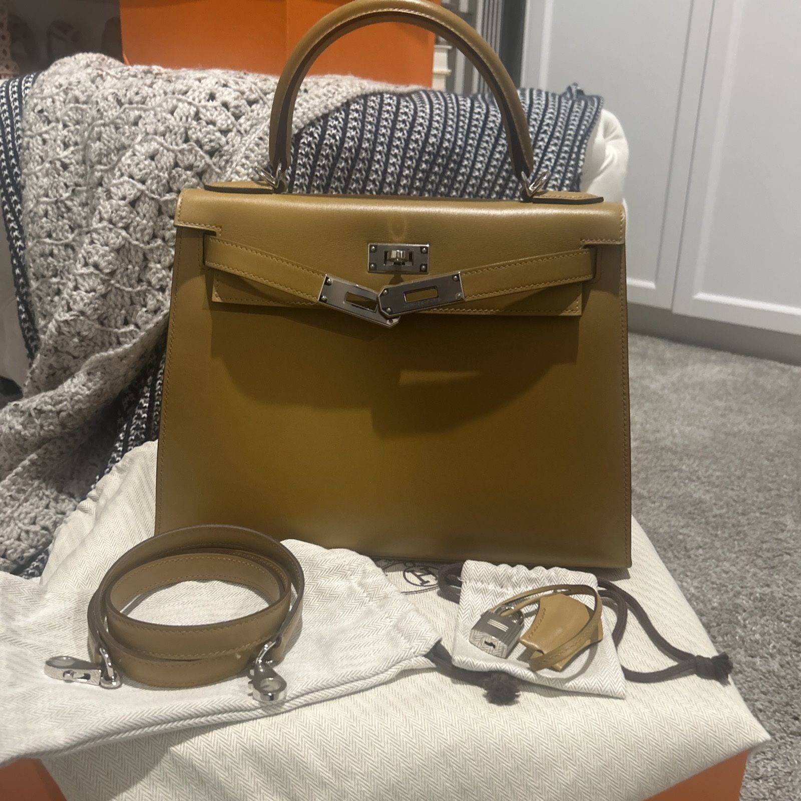 Hermes Kelly Sac Sellier 28 Beige / Sesame/ Gold 