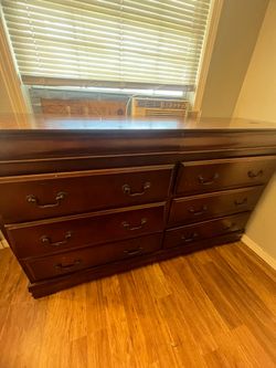 Dresser