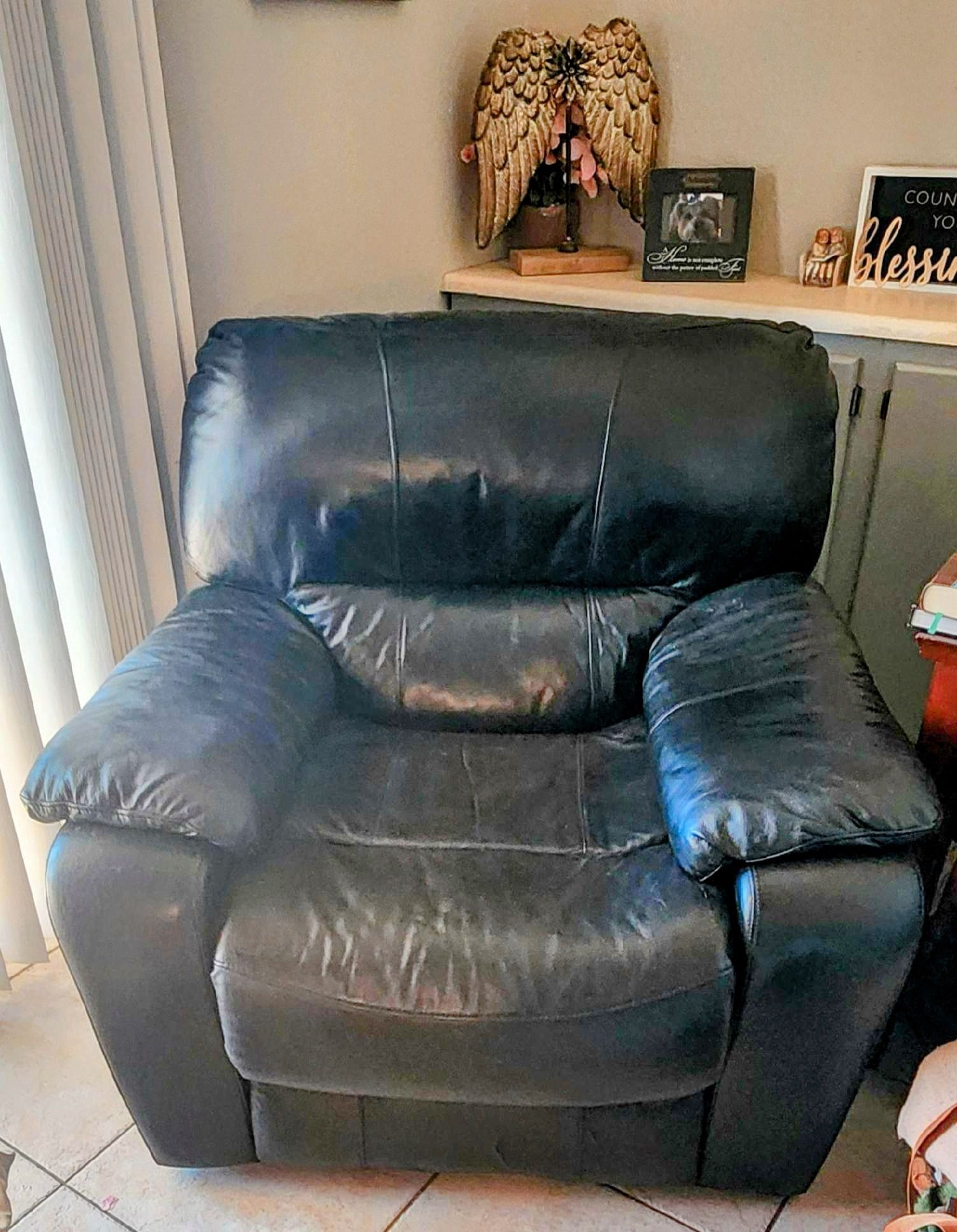 2 Black Electric Recliner