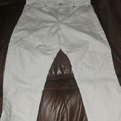 white denim capri - women's size 32