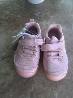 New Girls toddler shoes. Zapatos para niña nuevos