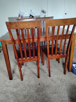 Nice wooden table set in perfect condition