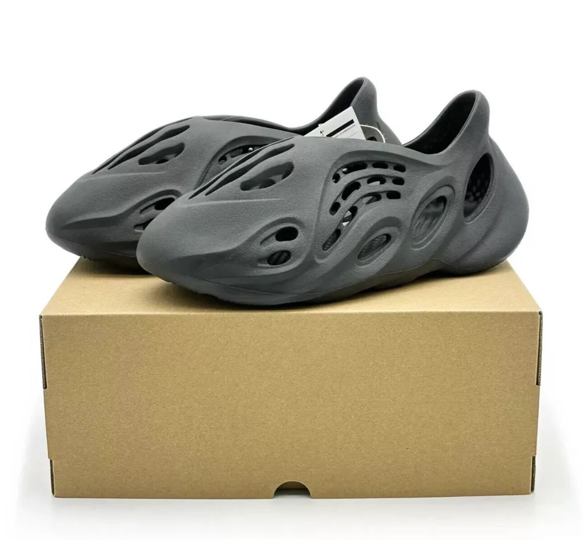 adidas Yeezy Foam Runner RNR Onyx Black (HP8739) Brand New  display picture 1