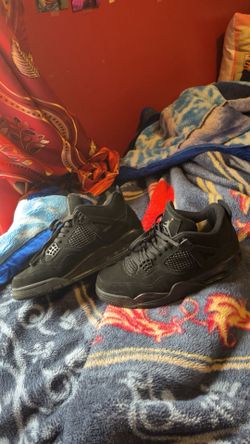 Jordan 4 ‘black cats’