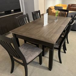 TYLER CREEK BLACK-GRAY DINING ROOM SET 7-Piece (Table+6 Side Chairs)