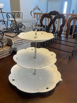 3 tiered serving dish