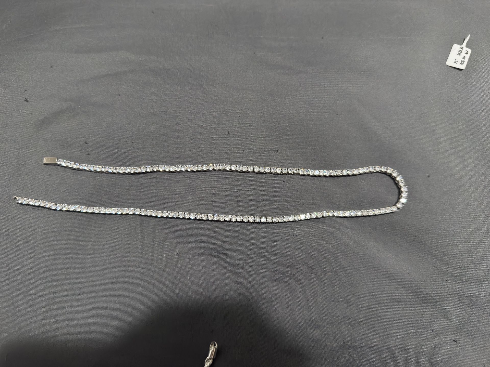 silver box chain 22 in