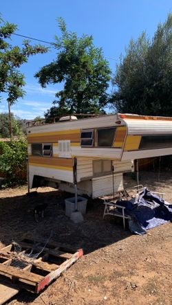 Vintage pilgrim camper needs new jacks and some cleaner