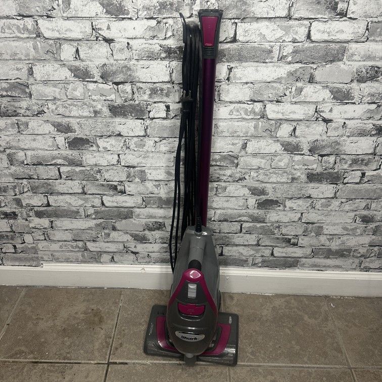 Shark Rocket Pro DLX corded stick vacuum, model HV371