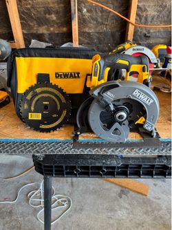DEWALT 60V CIRCULAR SAW
