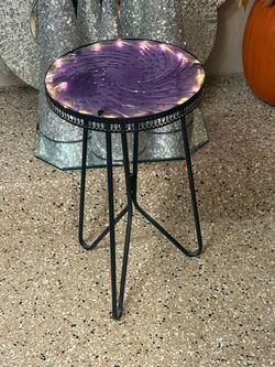 Beautiful Purple Lighted Plant Stand on Timer! 12”x21”