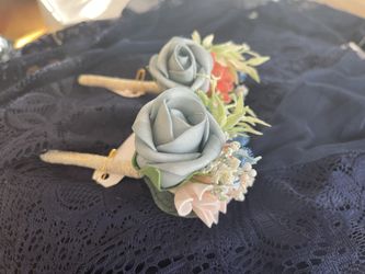 Set Of 2 Boutonnières