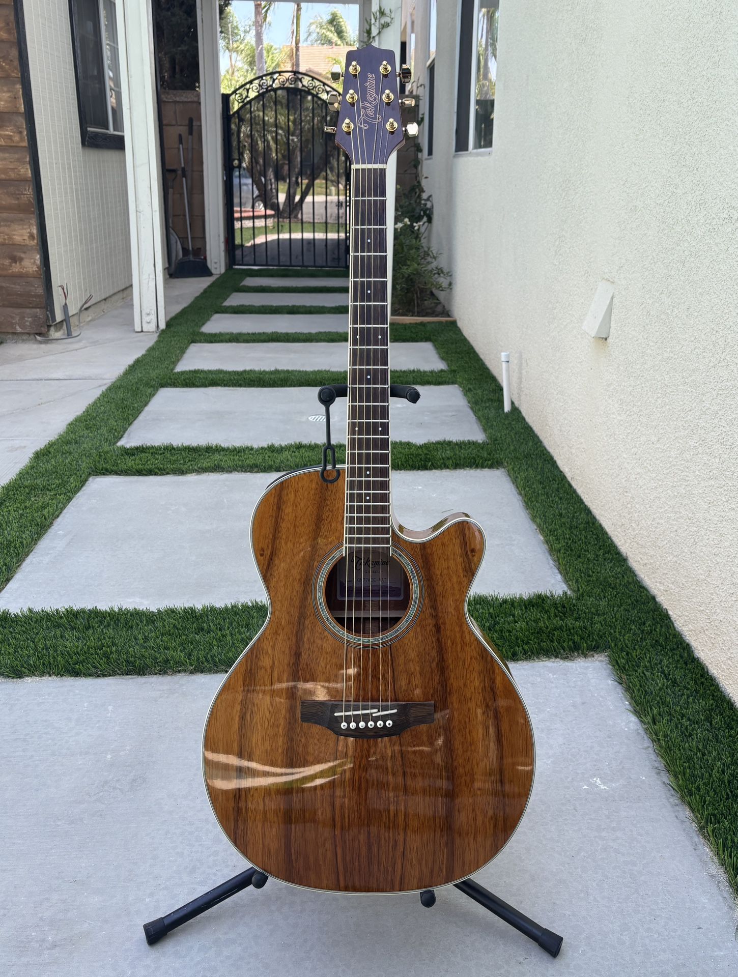 Takamine GN77KCE