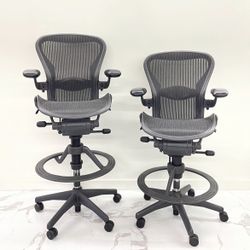 HERMAN MILLER CLASSIC AERON SIZE B FULLY LOADED BAR-HEIGHT ( TALL)DELIVERY AVAILABLE
