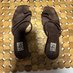 BROWN SUEDE STRAPPY SANDAL