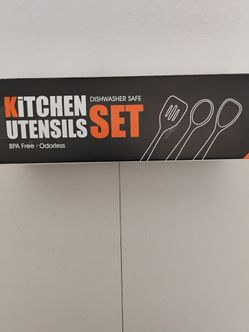15 Piece Kitchen Utensil Set including Holder