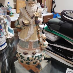 Santa Claus Musical Figurine