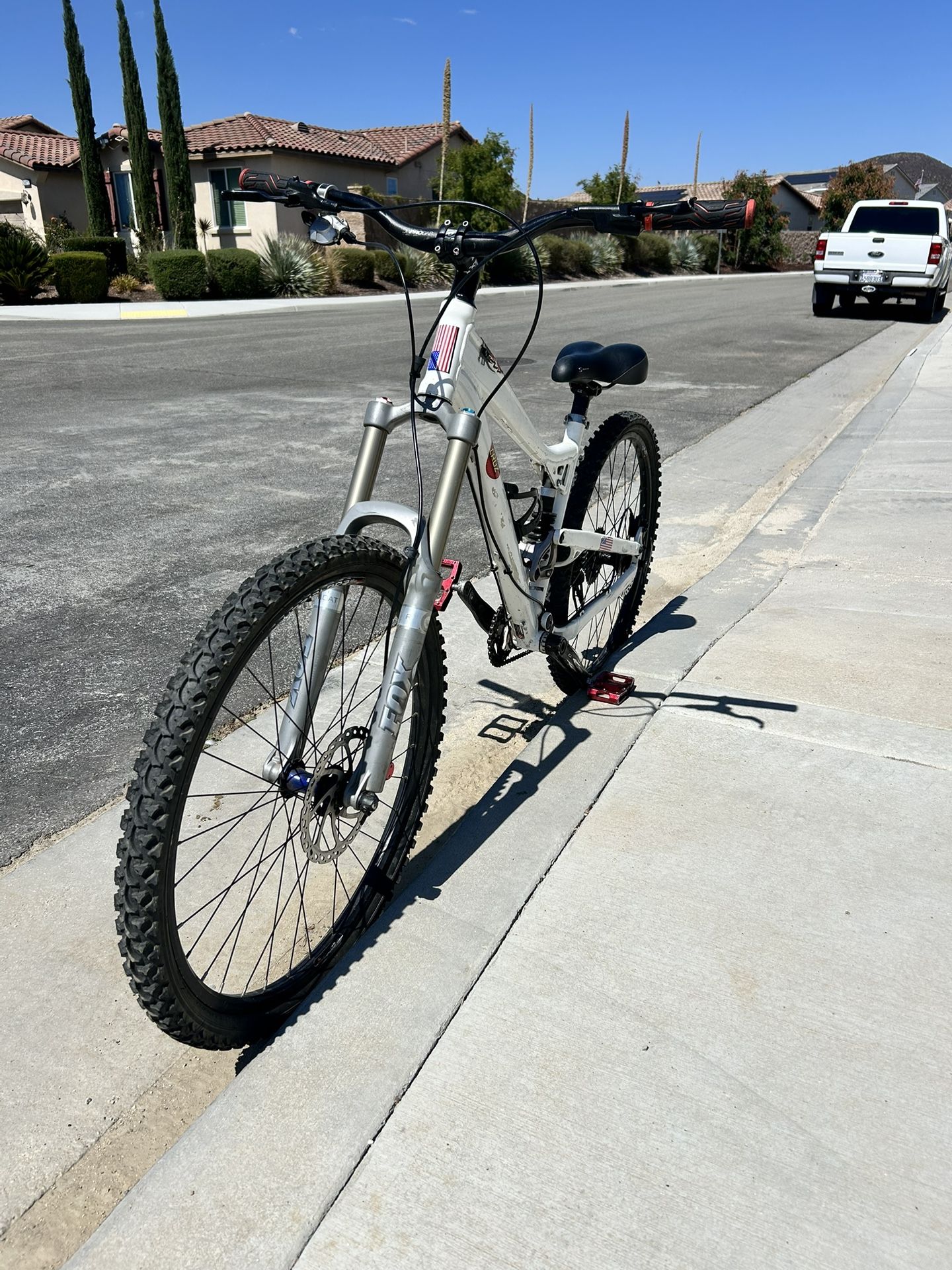 SCORR Full Suspension Downhill Mountain Bike LARGE