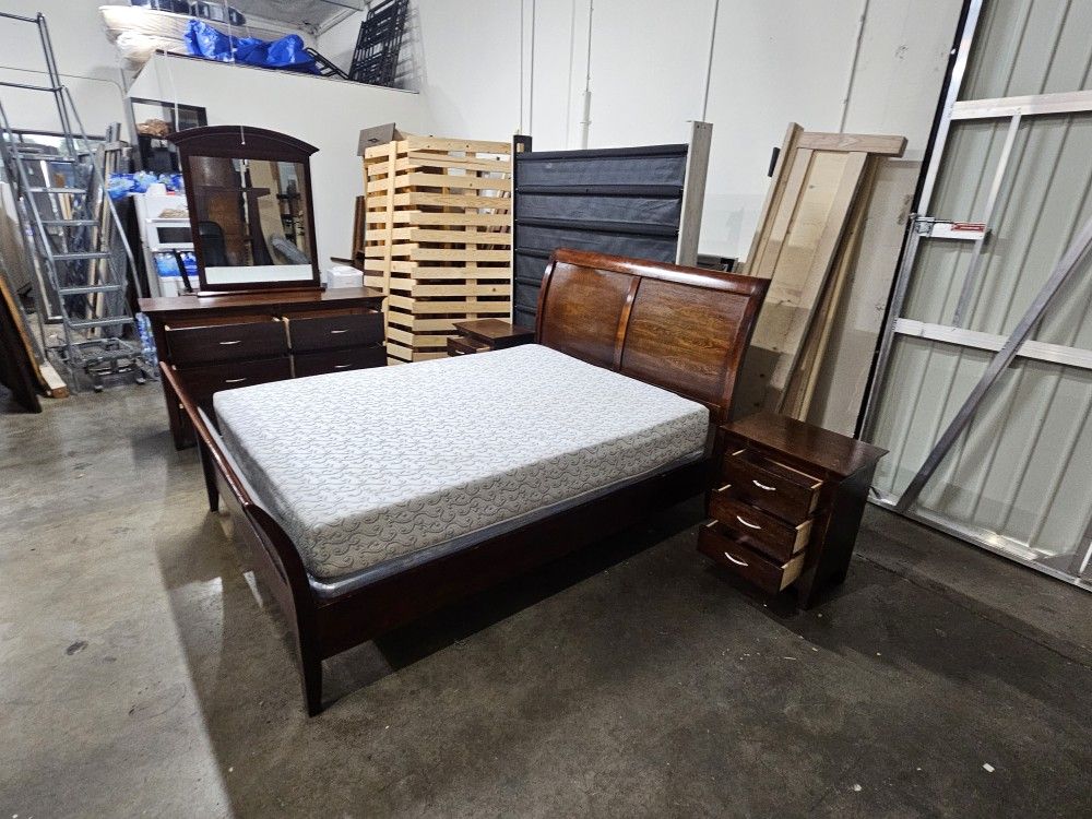Queen Bedroom Set