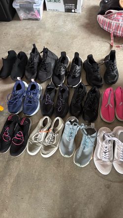 Women’s tennis shoes