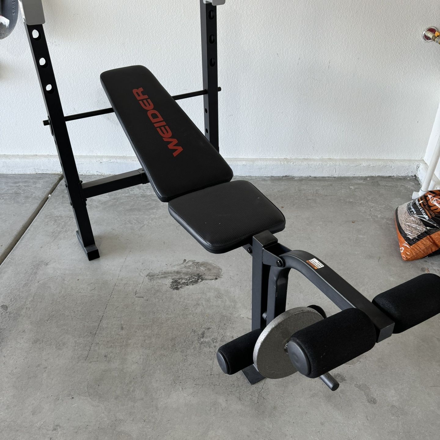 Adjustable Weight Bench And Gym Equipment (Brand new)