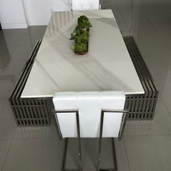 Dining Chairs And Benches 