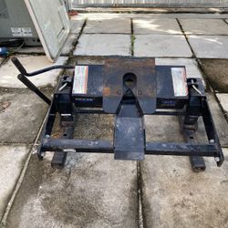 Fifth Wheel / Reese 15 K