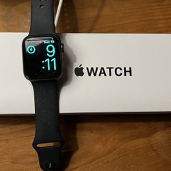 Apple Watch SE (Gen 1) [GPS 40mm] Smart Watch