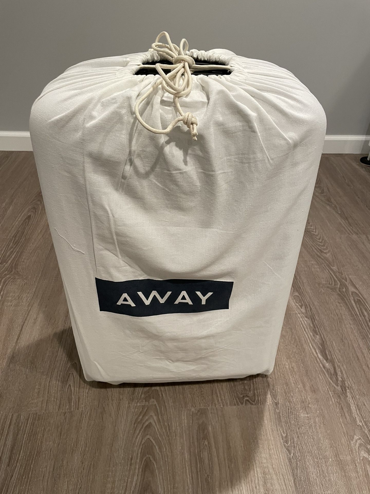 Navy Bigger Carry On Away Luggage With Charger for Sale in Brooklyn, NY -  OfferUp