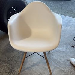 Plastic White Chair