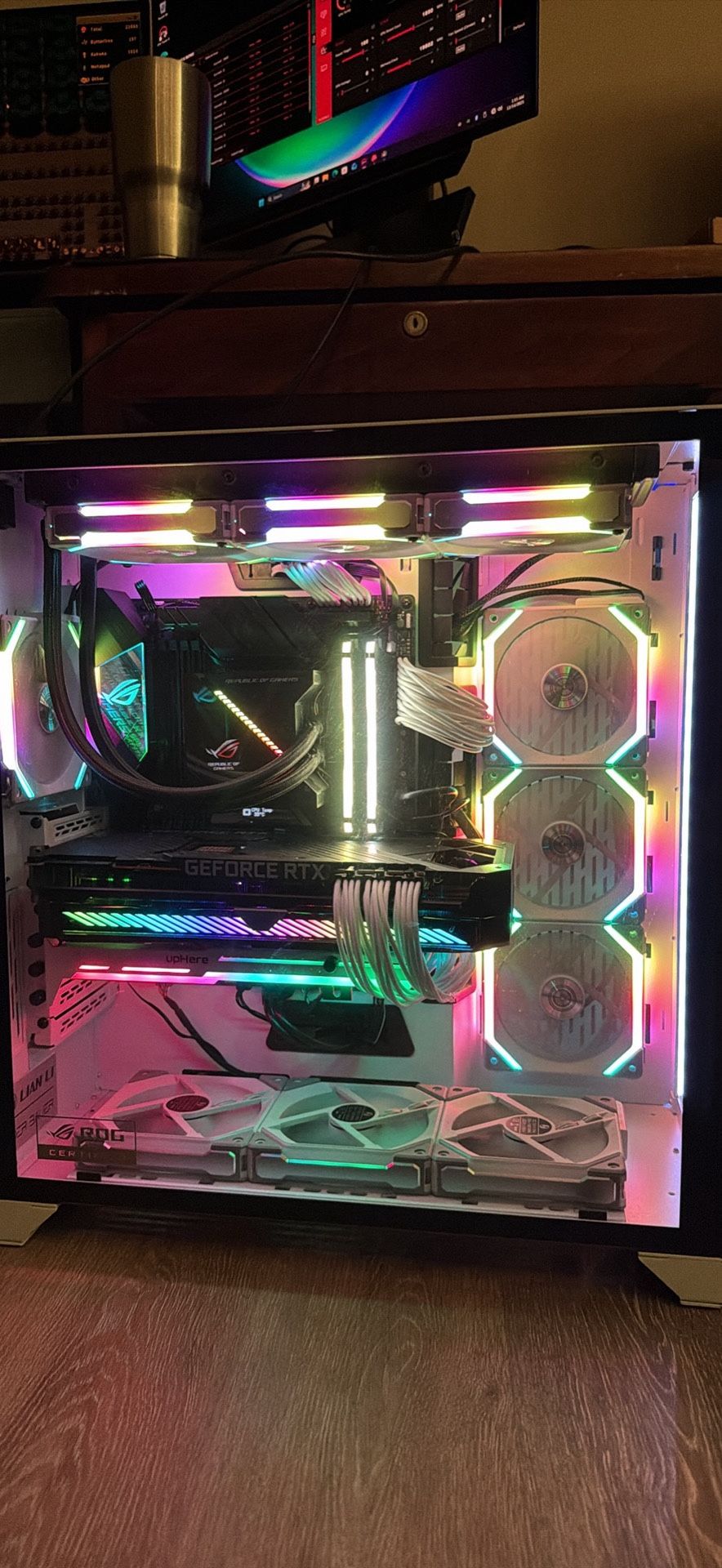 Lian li and Asus ROG Strix Gaming, Ai and Pro app PC with RTX 3090 24gb GPU and i9 10980XE cpu