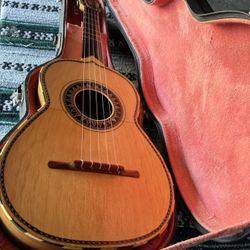 vihuela sevillano made by luis sevillano