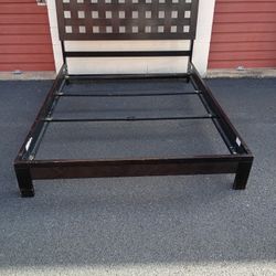 Queen Size Bed & Tv  Set $300