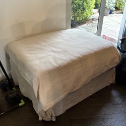 Sixpenny Amelia Ottoman