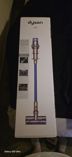 DYSON V11