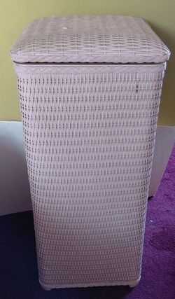 PINK WICKER CLOTHES HAMPER