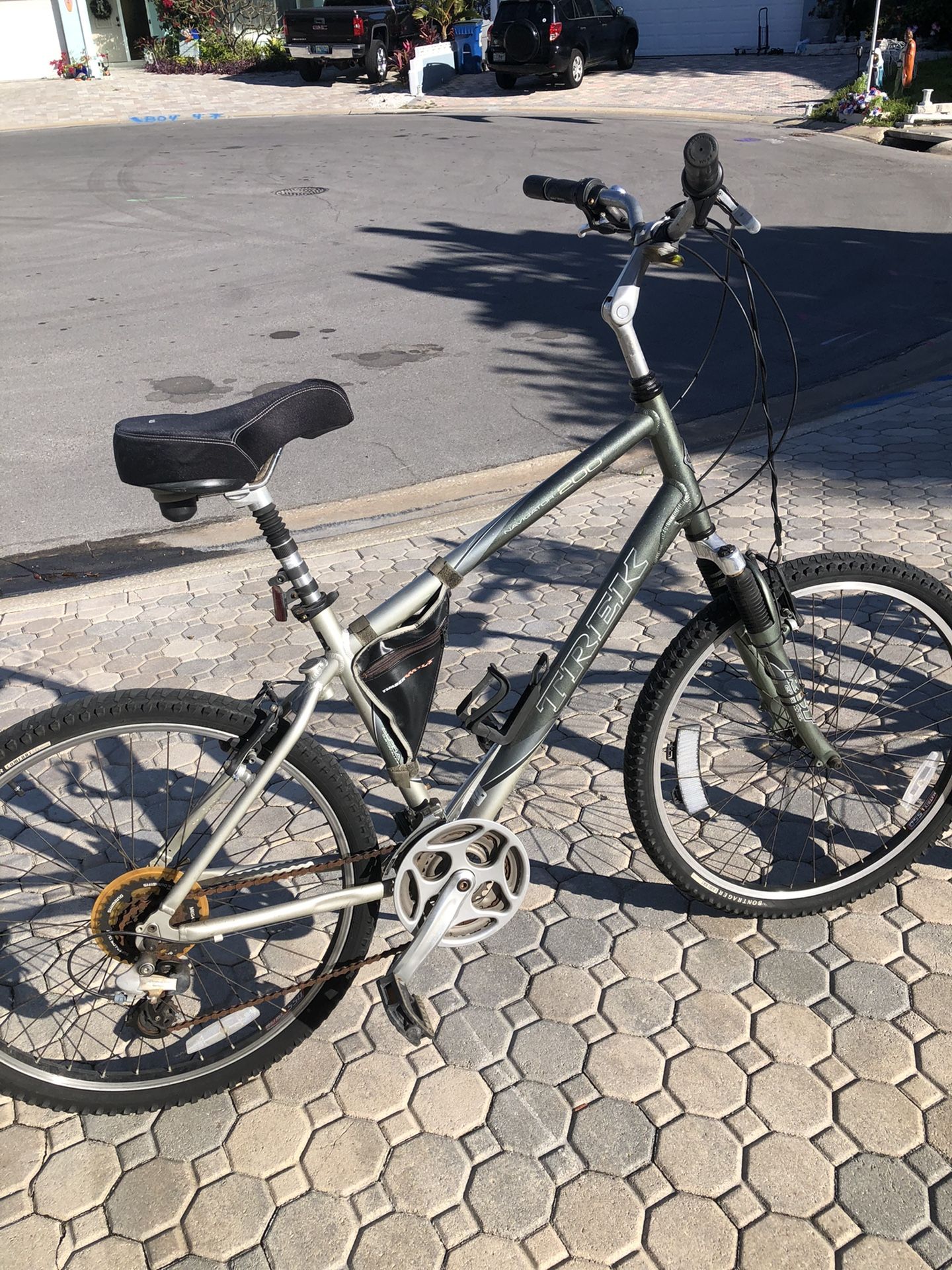 Trek Bike - Navigator 200